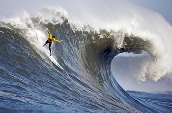 English: 2010 Mavericks surfing competition. T...
